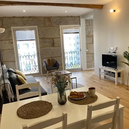 Halo Apartment